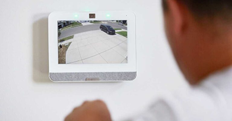 Lifestyle image of Fluent touchscreen