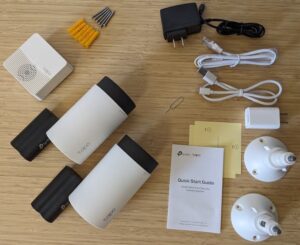Tapo C420S2 and the items included in the box