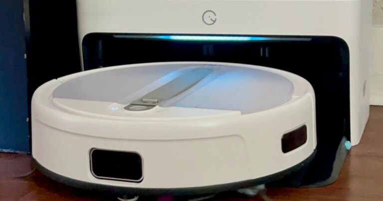 Yeedi cube returning to charging station